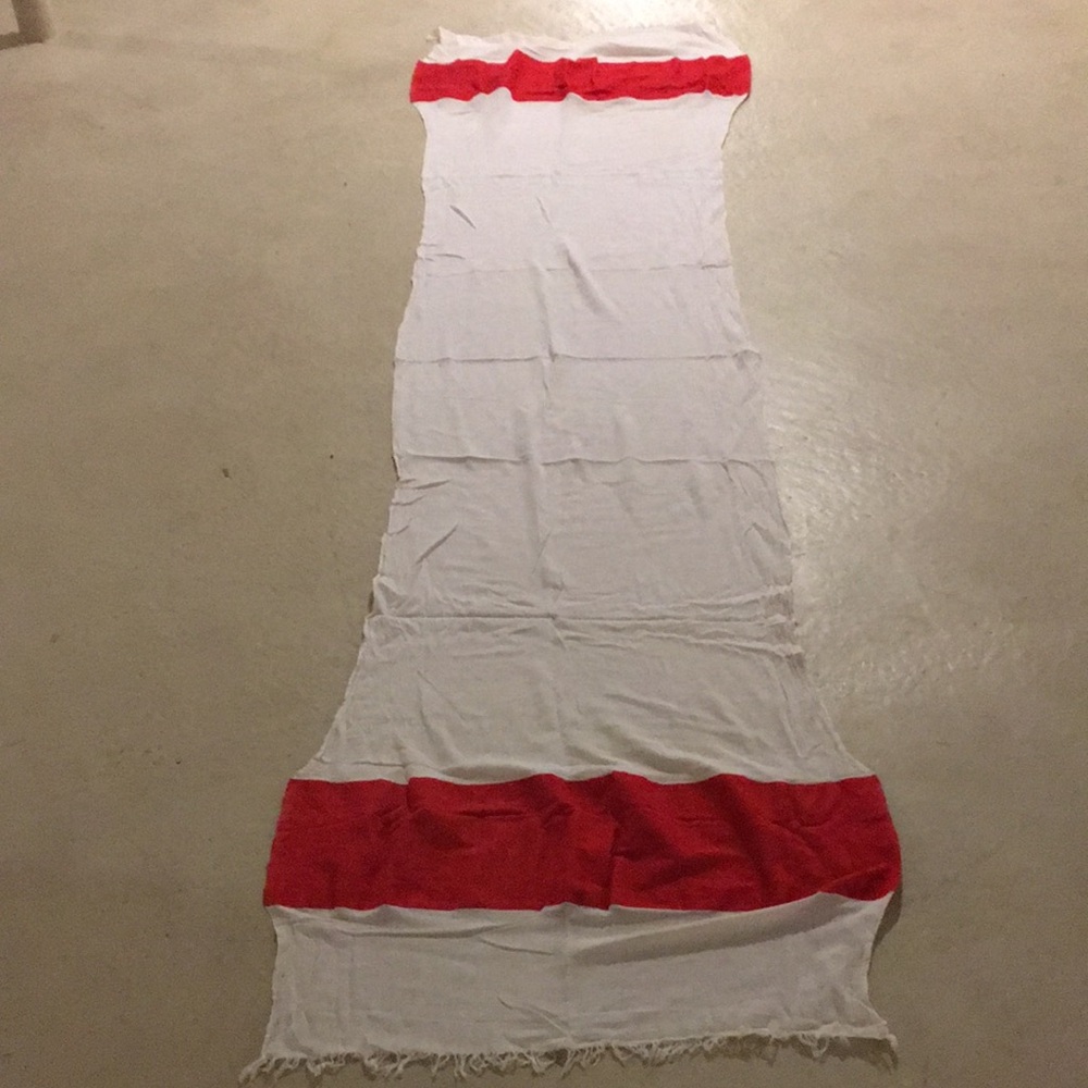 Red and White Fringed Home Accent Throw